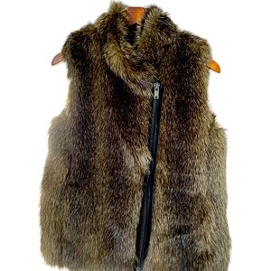 Banana Republic Faux Fur Zip-Front Vest in Brown